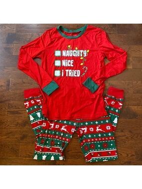 Fammy Jammies Kids Size MEDIUM Christmas Pyjamas 2PC